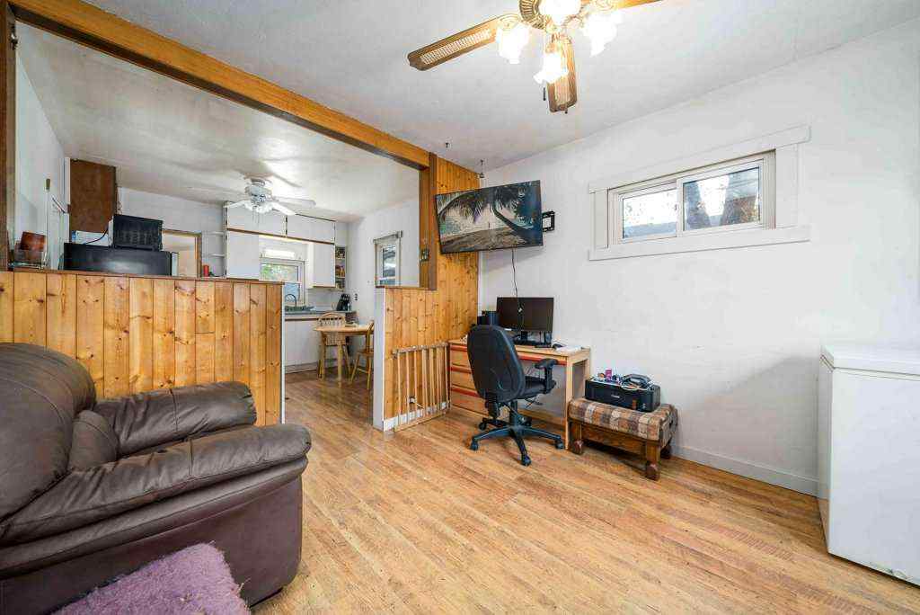 MLS® A2265353 - 619 Industrial Avenue SE in River Flats Medicine Hat, Residential