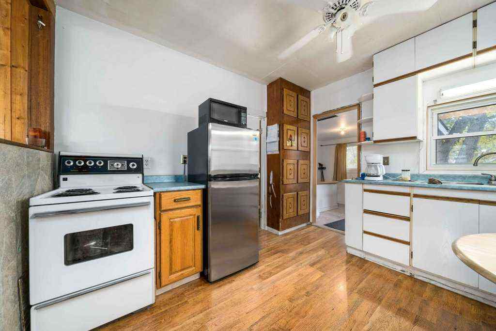 MLS® A2265353 - 619 Industrial Avenue SE in River Flats Medicine Hat, Residential