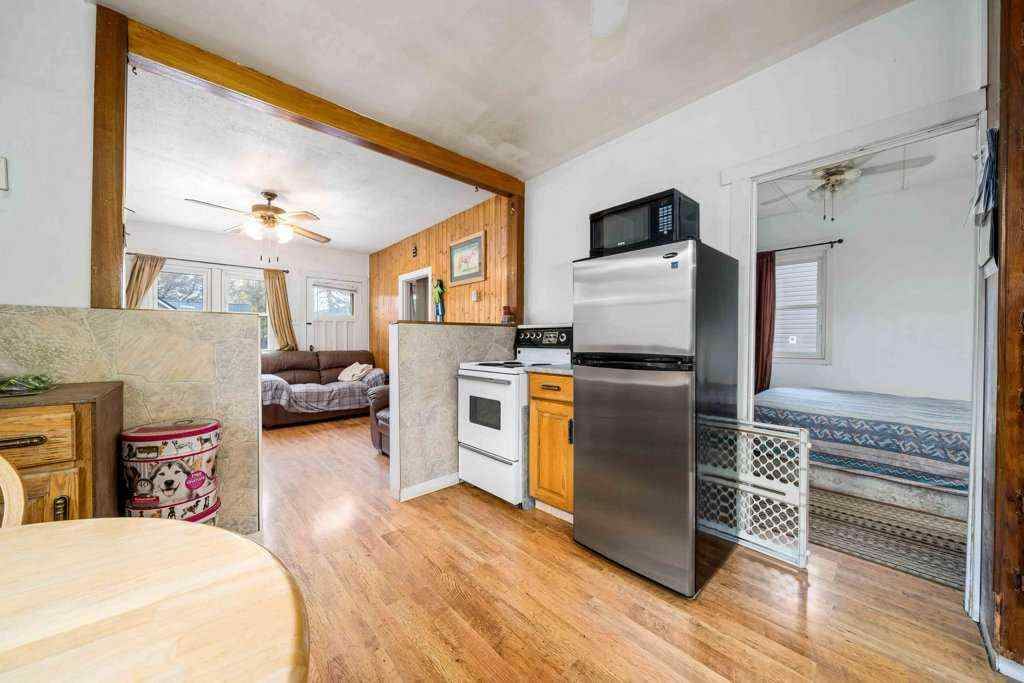 MLS® A2265353 - 619 Industrial Avenue SE in River Flats Medicine Hat, Residential