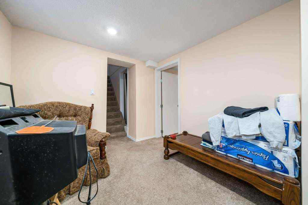 MLS® A2265353 - 619 Industrial Avenue SE in River Flats Medicine Hat, Residential