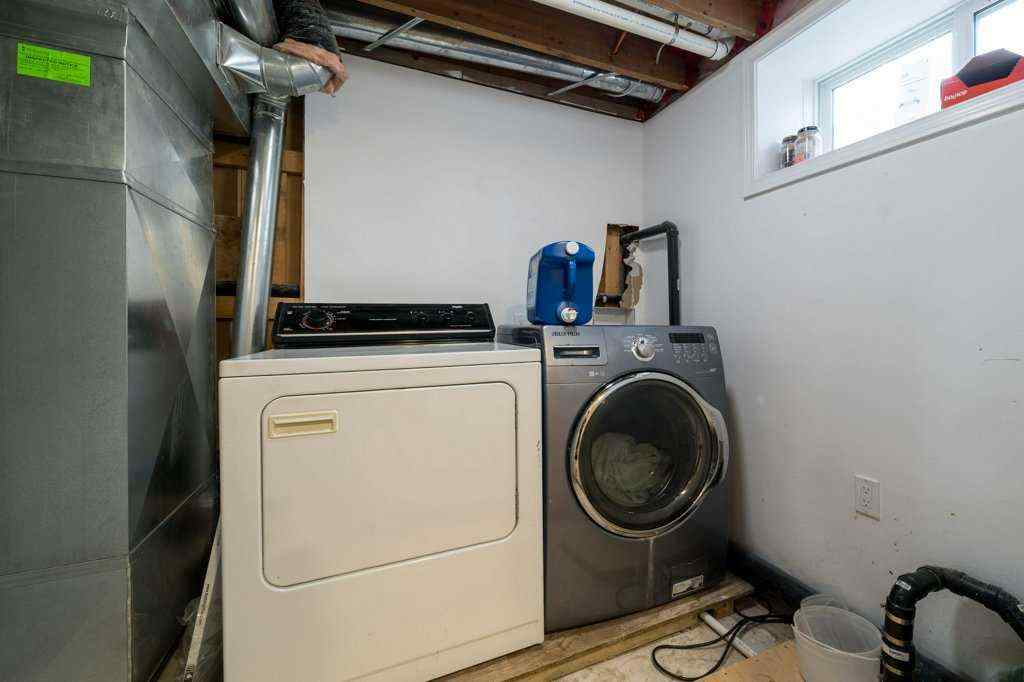 MLS® A2265353 - 619 Industrial Avenue SE in River Flats Medicine Hat, Residential