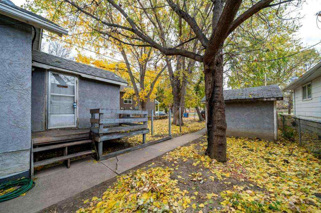 MLS® A2265353 - 619 Industrial Avenue SE in River Flats Medicine Hat, Residential