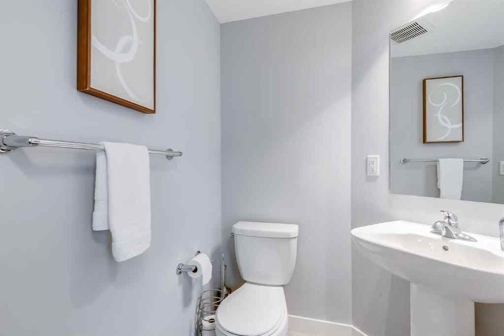 MLS® A2265355 - 1037 Chinook Gate Heath SW in Chinook Gate Airdrie, Residential