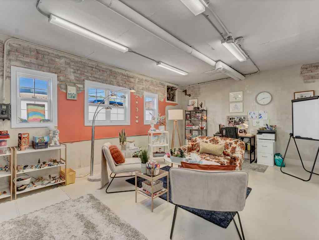 MLS® A2265357 - 339 North Railway Street SE in River Flats Medicine Hat, Commercial