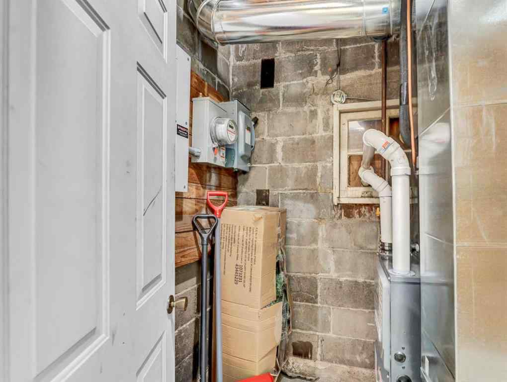 MLS® A2265357 - 339 North Railway Street SE in River Flats Medicine Hat, Commercial