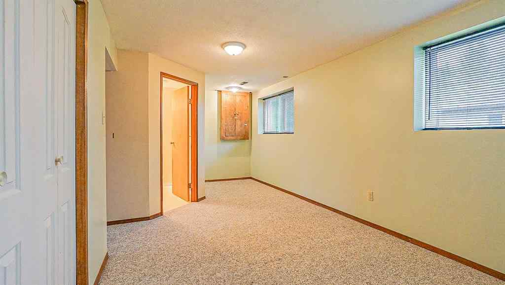 MLS® A2265361 - 90 Simpson Crescent SE in SE Southridge Medicine Hat, Residential