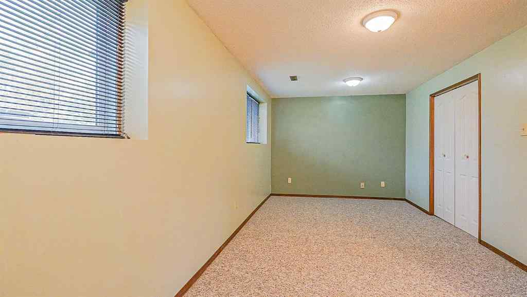 MLS® A2265361 - 90 Simpson Crescent SE in SE Southridge Medicine Hat, Residential