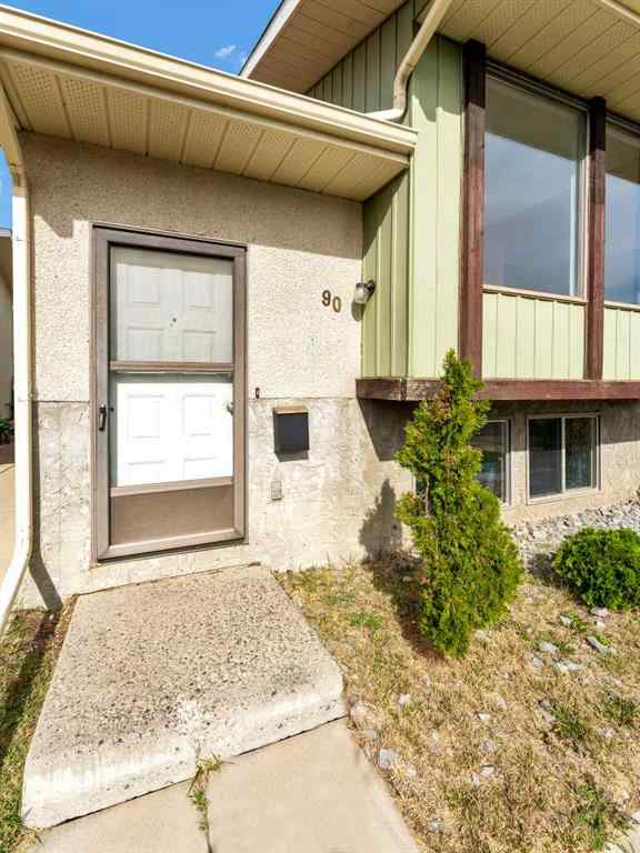 MLS® A2265361 - 90 Simpson Crescent SE in SE Southridge Medicine Hat, Residential
