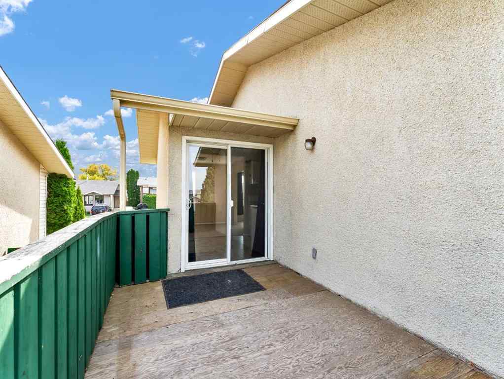 MLS® A2265361 - 90 Simpson Crescent SE in SE Southridge Medicine Hat, Residential