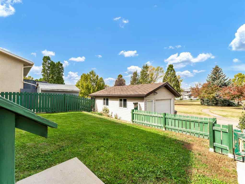 MLS® A2265361 - 90 Simpson Crescent SE in SE Southridge Medicine Hat, Residential