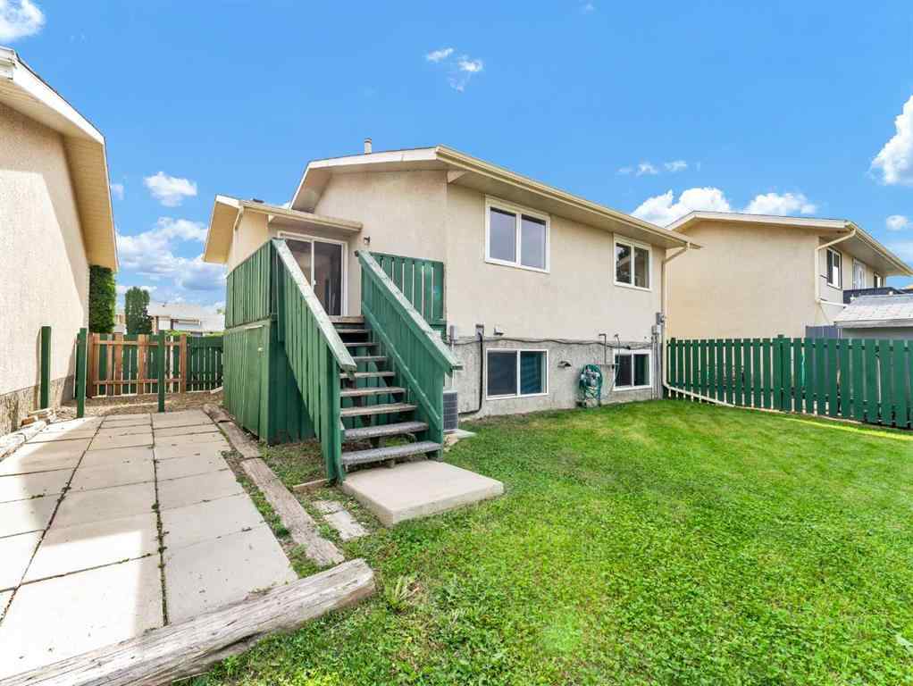 MLS® A2265361 - 90 Simpson Crescent SE in SE Southridge Medicine Hat, Residential