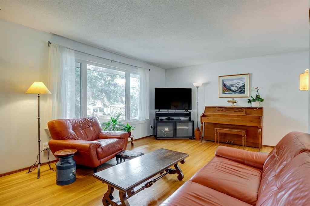 MLS® A2265366 - 5023 Nemiskam Road NW in North Haven Calgary, Residential