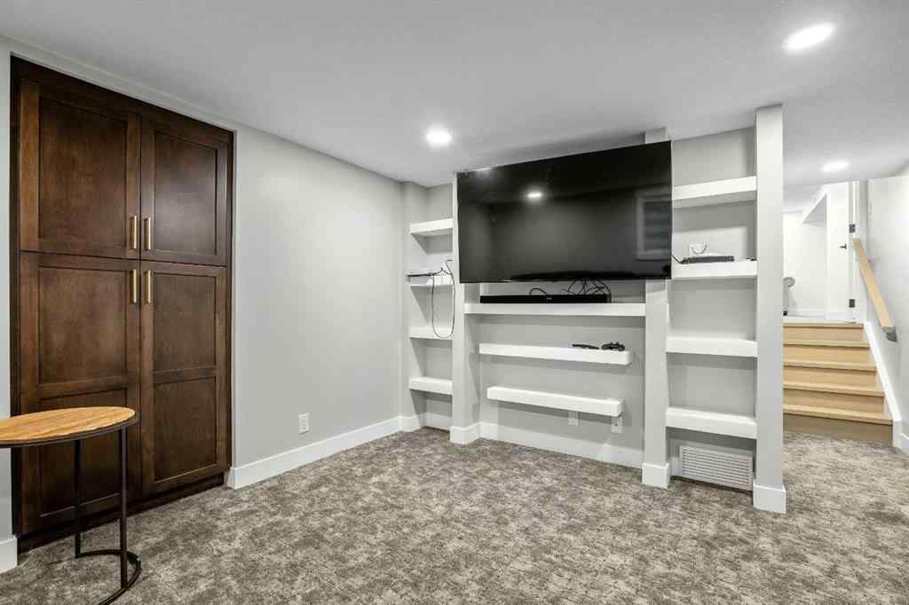 MLS® A2265378 - 123 Pinemill Way NE in Pineridge Calgary, Residential