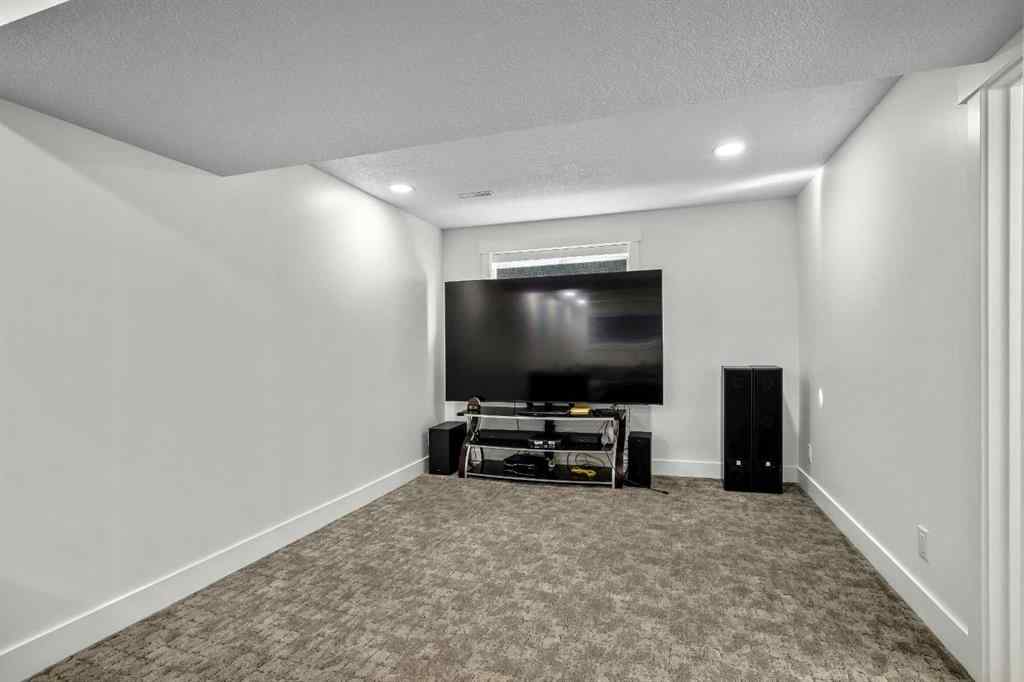 MLS® A2265378 - 123 Pinemill Way NE in Pineridge Calgary, Residential