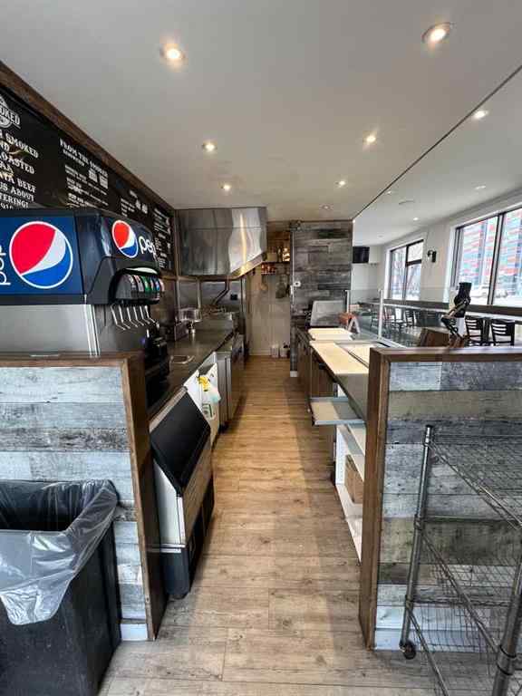 MLS® A2265390 - 1702 12 Street NW in Capitol Hill Calgary, Commercial