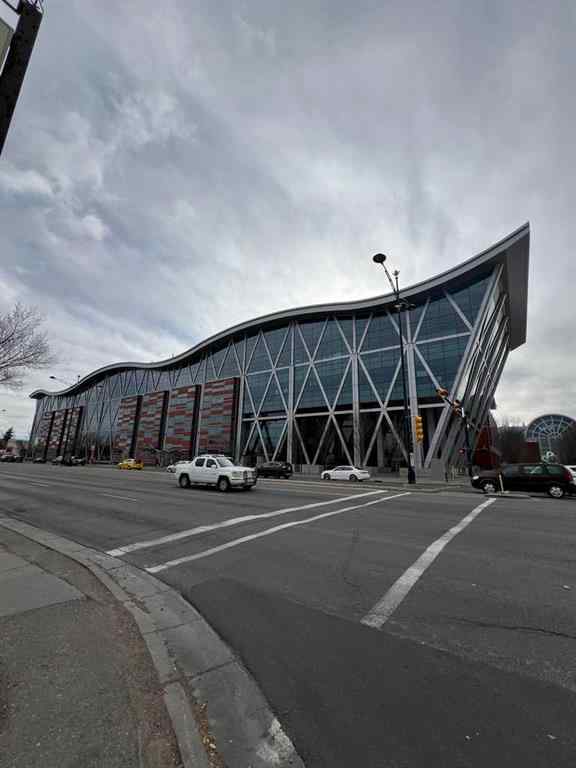 MLS® A2265390 - 1702 12 Street NW in Capitol Hill Calgary, Commercial