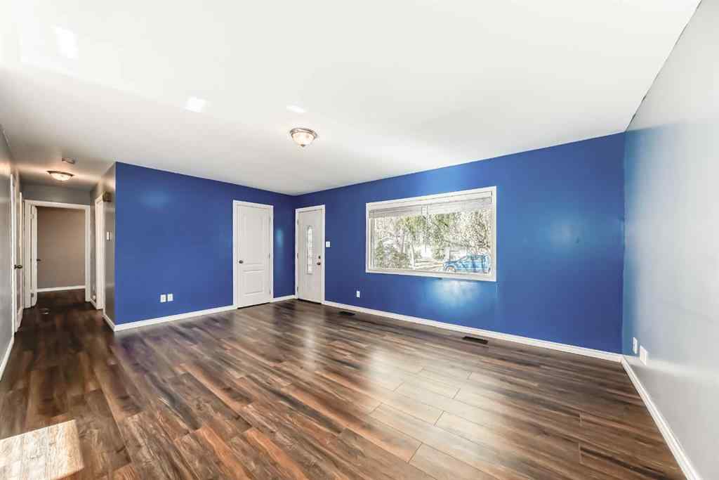 MLS® A2265391 - 1942 Cottonwood Crescent SE in Southview Calgary, Residential