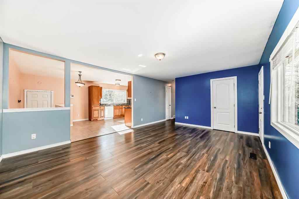 MLS® A2265391 - 1942 Cottonwood Crescent SE in Southview Calgary, Residential