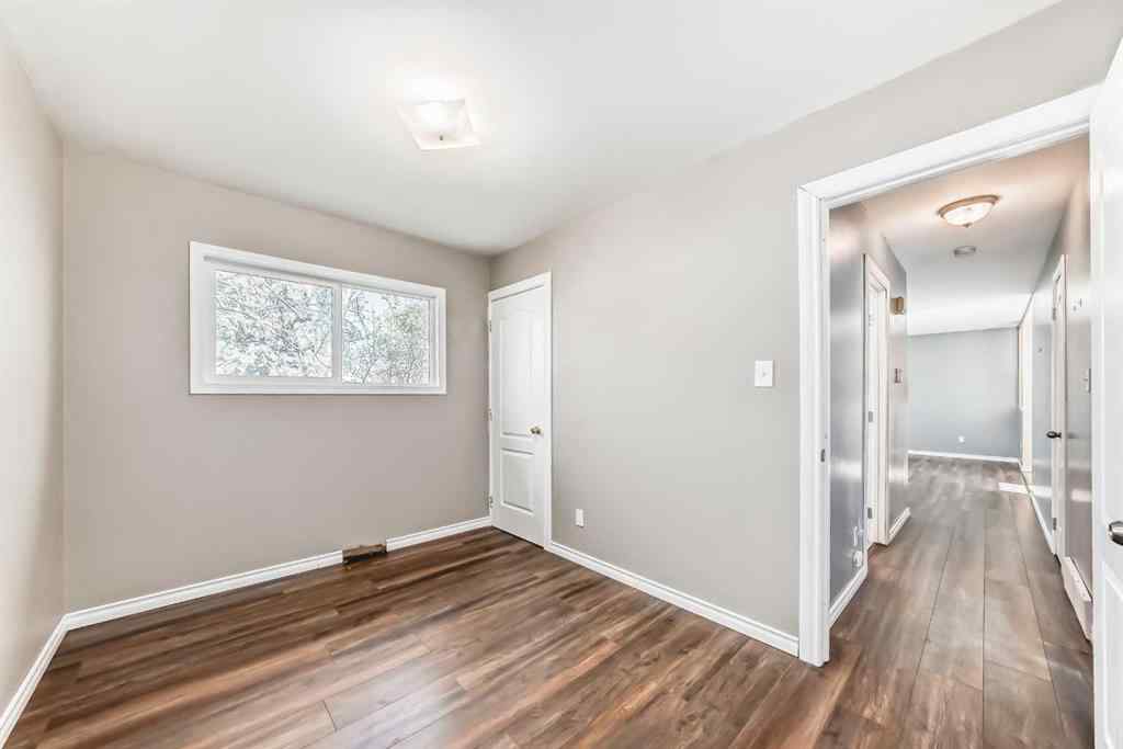 MLS® A2265391 - 1942 Cottonwood Crescent SE in Southview Calgary, Residential