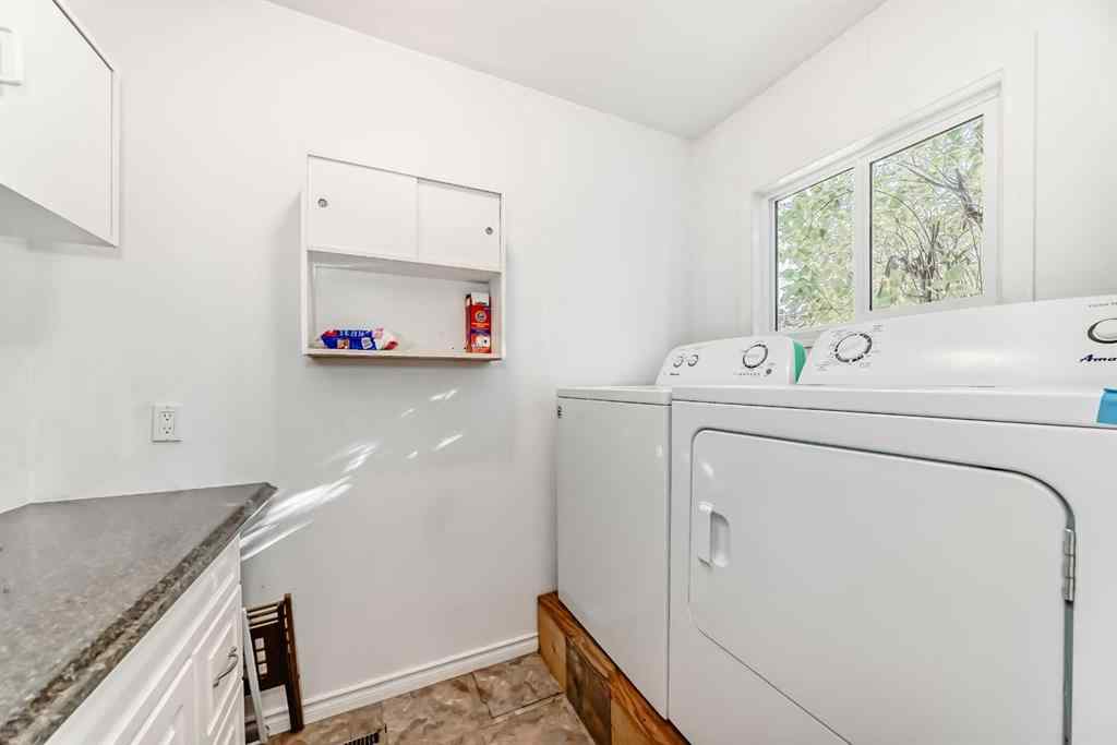 MLS® A2265391 - 1942 Cottonwood Crescent SE in Southview Calgary, Residential