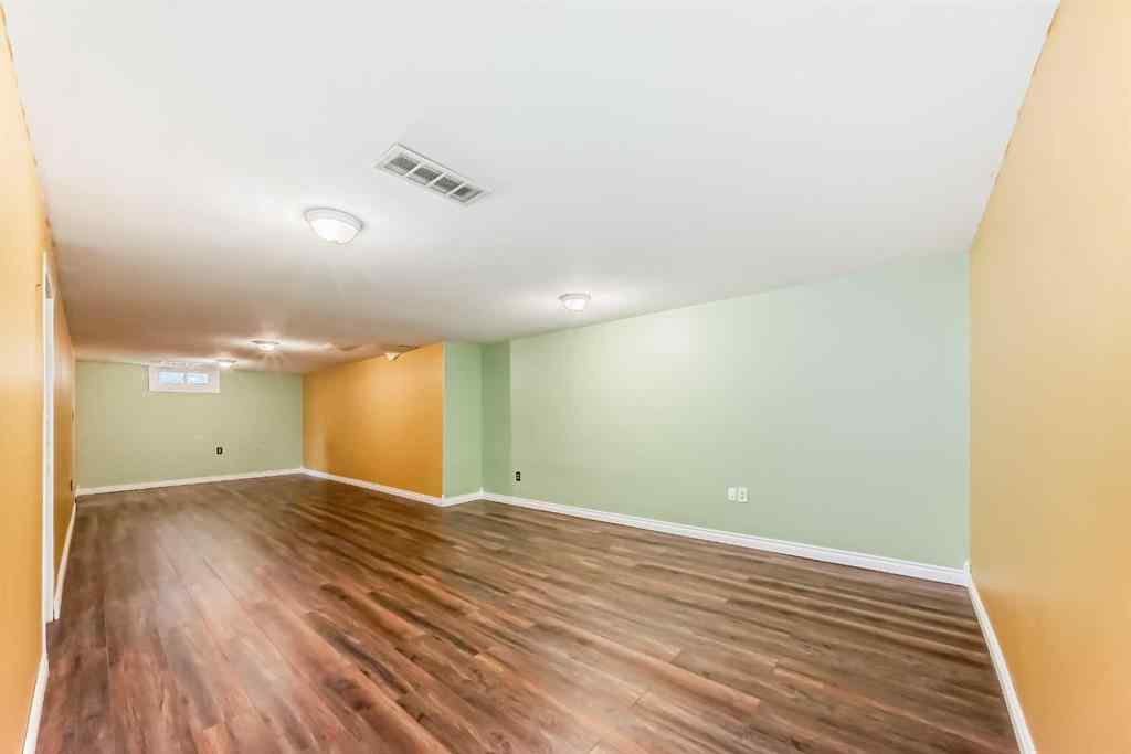 MLS® A2265391 - 1942 Cottonwood Crescent SE in Southview Calgary, Residential