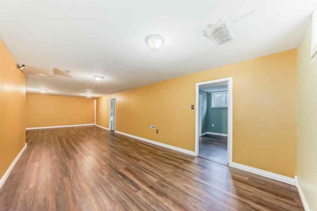 MLS® A2265391 - 1942 Cottonwood Crescent SE in Southview Calgary, Residential