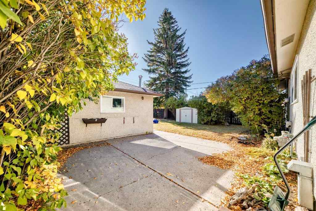 MLS® A2265391 - 1942 Cottonwood Crescent SE in Southview Calgary, Residential