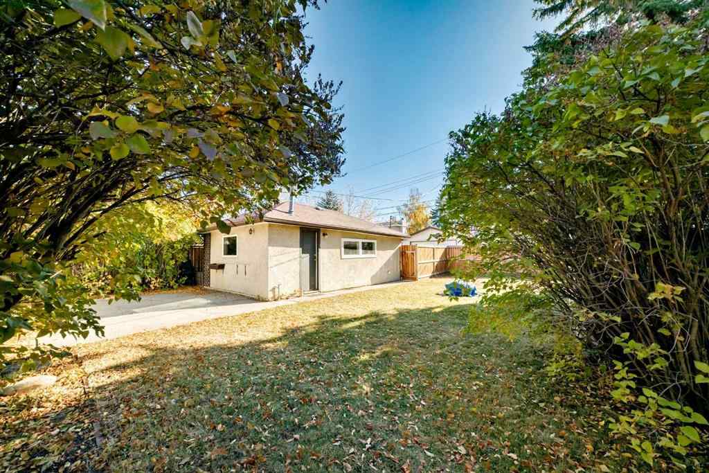 MLS® A2265391 - 1942 Cottonwood Crescent SE in Southview Calgary, Residential