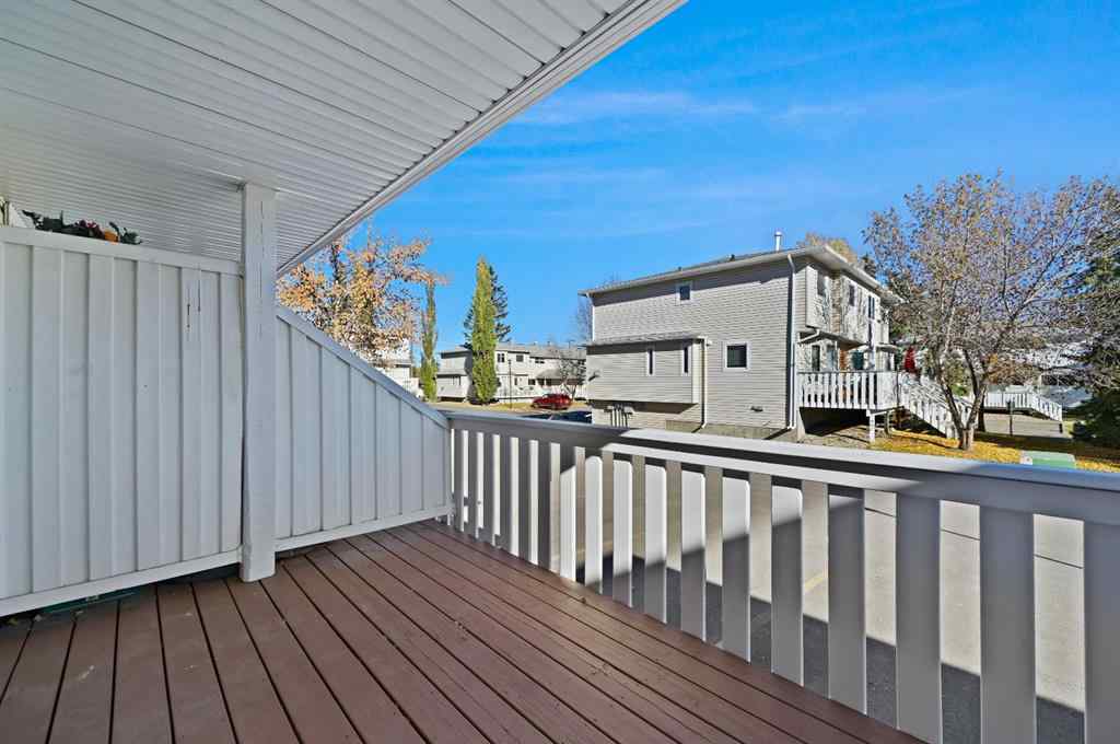 MLS® A2265392 - 571 Killarney Glen Court SW in Killarney/Glengarry Calgary, Residential