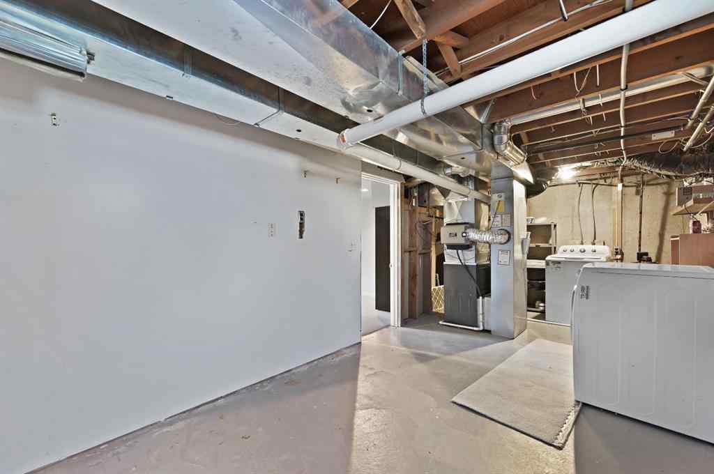 MLS® A2265392 - 571 Killarney Glen Court SW in Killarney/Glengarry Calgary, Residential