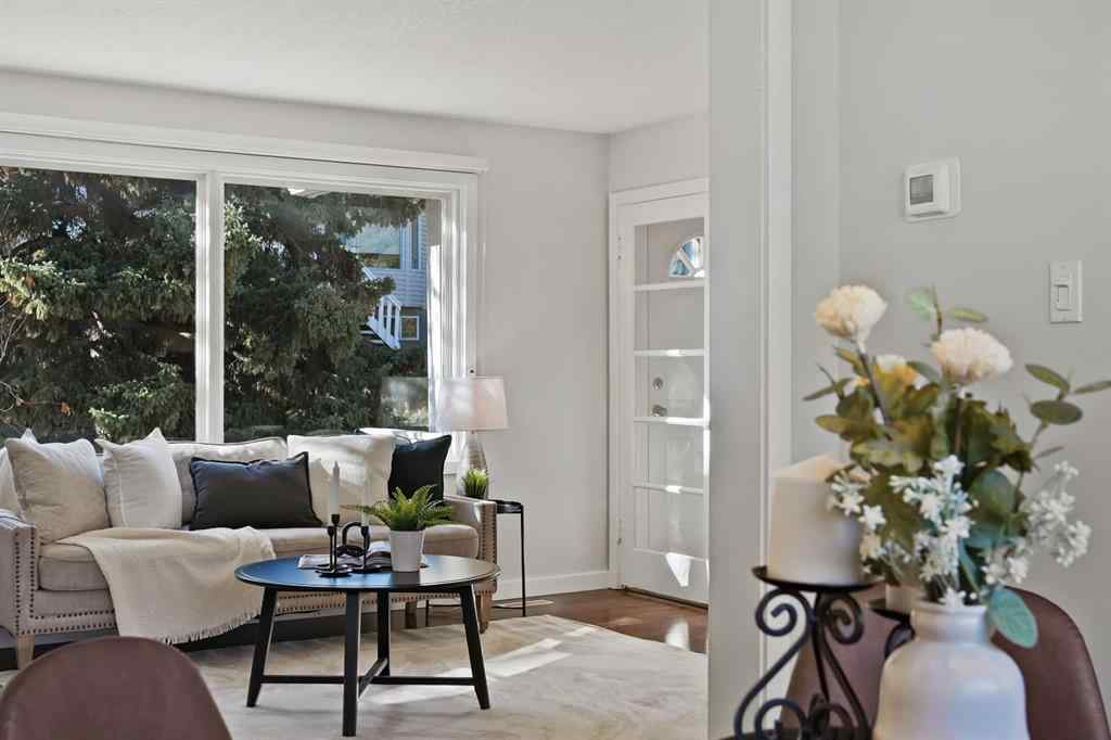 MLS® A2265392 - 571 Killarney Glen Court SW in Killarney/Glengarry Calgary, Residential