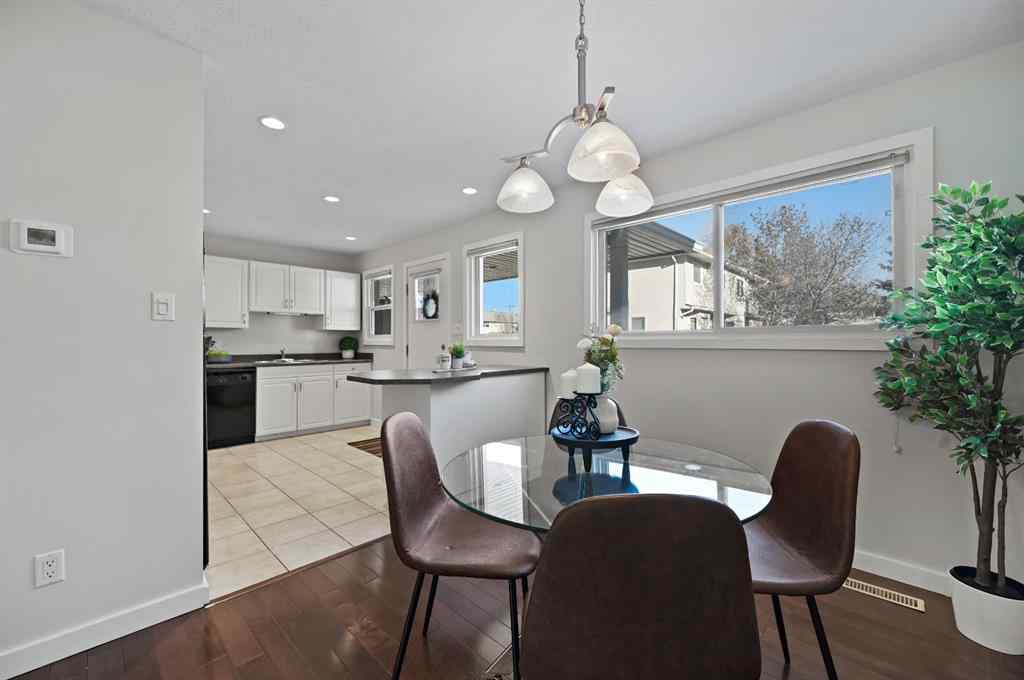 MLS® A2265392 - 571 Killarney Glen Court SW in Killarney/Glengarry Calgary, Residential