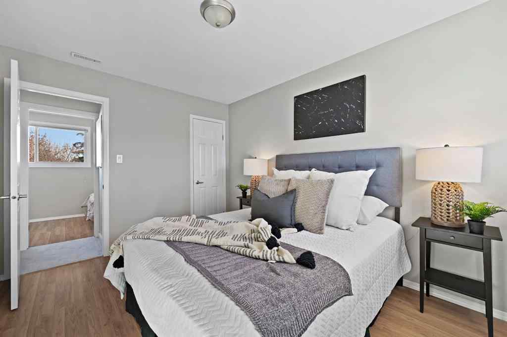 MLS® A2265392 - 571 Killarney Glen Court SW in Killarney/Glengarry Calgary, Residential