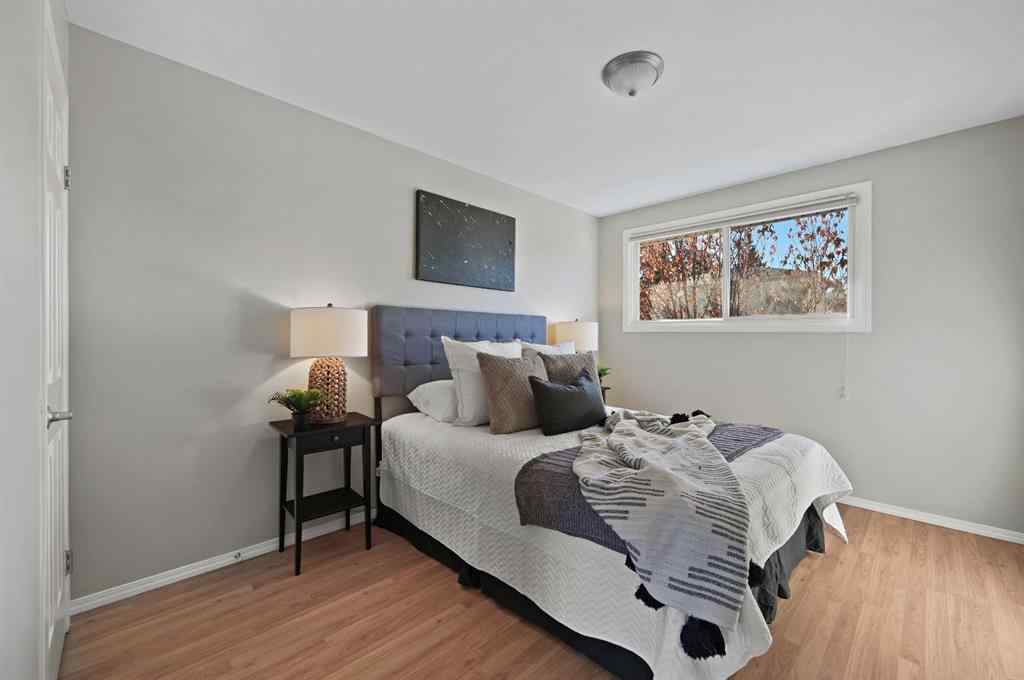 MLS® A2265392 - 571 Killarney Glen Court SW in Killarney/Glengarry Calgary, Residential