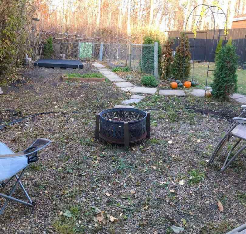 MLS® A2265393 - 5232 38 Street Crescent  in Margodt Innisfail, Residential