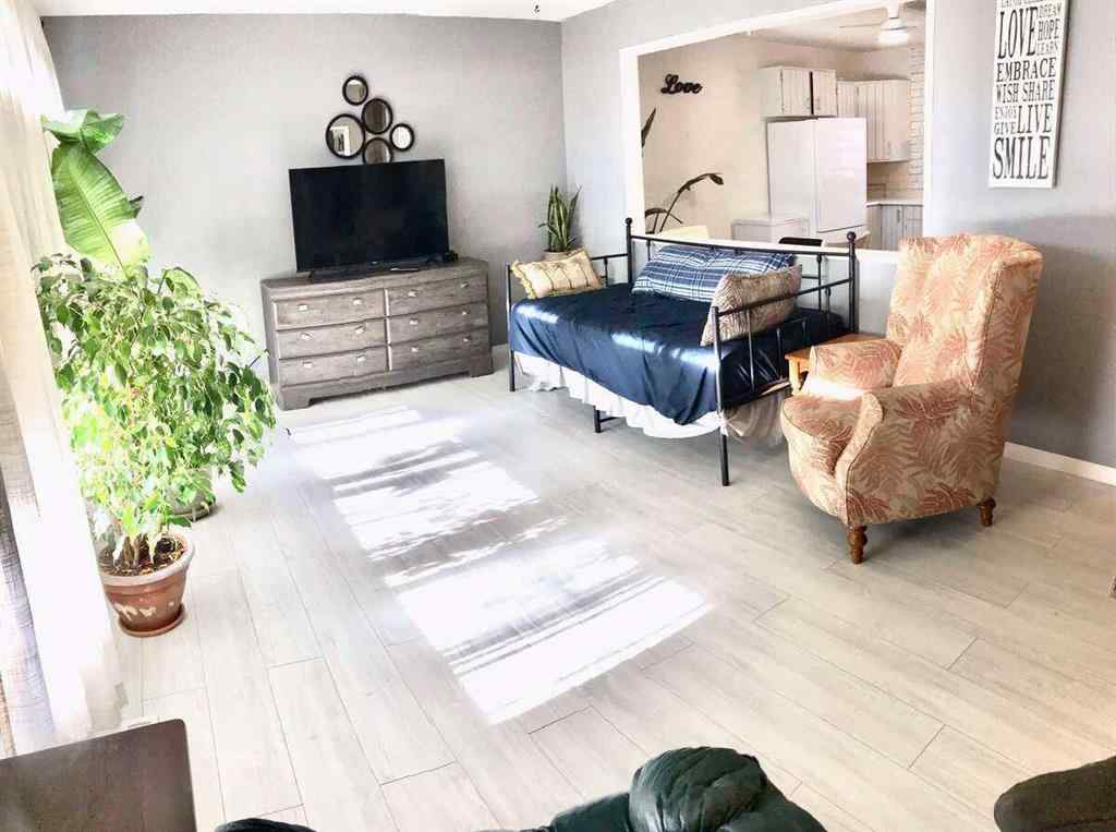 MLS® A2265393 - 5232 38 Street Crescent  in Margodt Innisfail, Residential