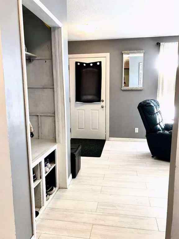 MLS® A2265393 - 5232 38 Street Crescent  in Margodt Innisfail, Residential