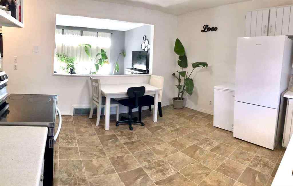 MLS® A2265393 - 5232 38 Street Crescent  in Margodt Innisfail, Residential