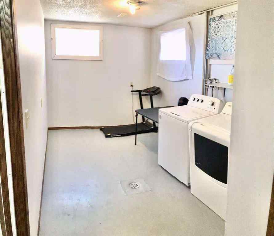 MLS® A2265393 - 5232 38 Street Crescent  in Margodt Innisfail, Residential