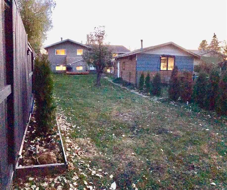 MLS® A2265393 - 5232 38 Street Crescent  in Margodt Innisfail, Residential