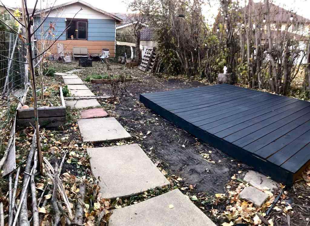 MLS® A2265393 - 5232 38 Street Crescent  in Margodt Innisfail, Residential