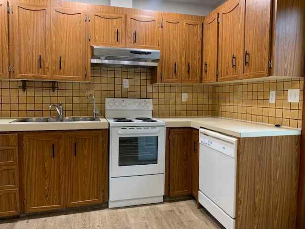 MLS® A2265395 - 1717 13 Avenue N in Winston Churchill Lethbridge, Rental