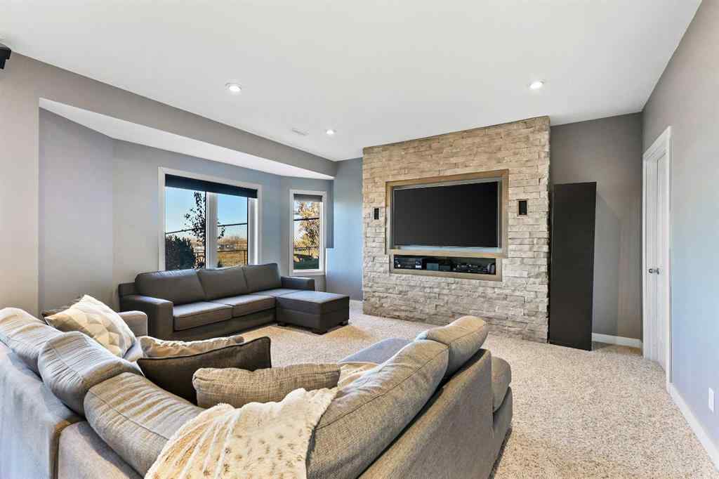 MLS® A2265403 - 100 Hillcrest Boulevard  in Hillview Estates Strathmore, Residential