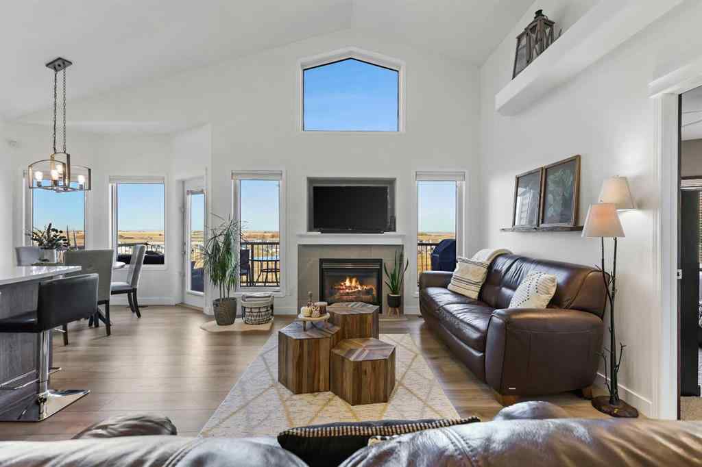 MLS® A2265403 - 100 Hillcrest Boulevard  in Hillview Estates Strathmore, Residential