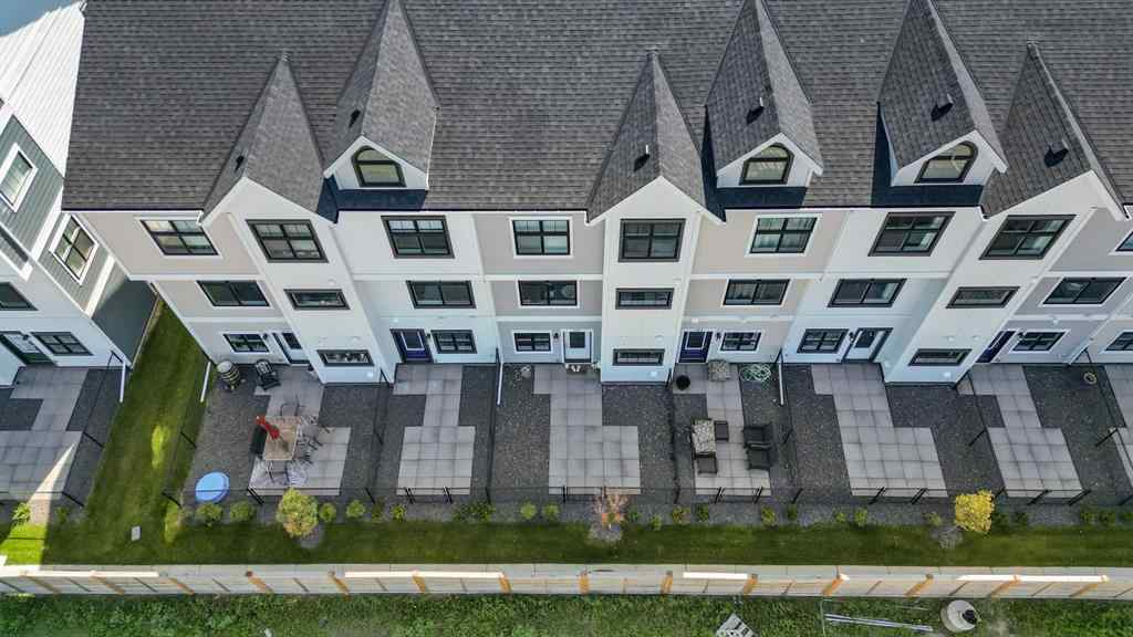 MLS® A2265410 - 157 Les Jardins Park SE in Douglasdale/Glen Calgary, Residential