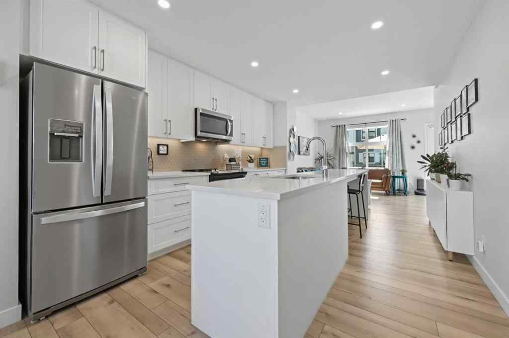 MLS® A2265410 - 157 Les Jardins Park SE in Douglasdale/Glen Calgary, Residential