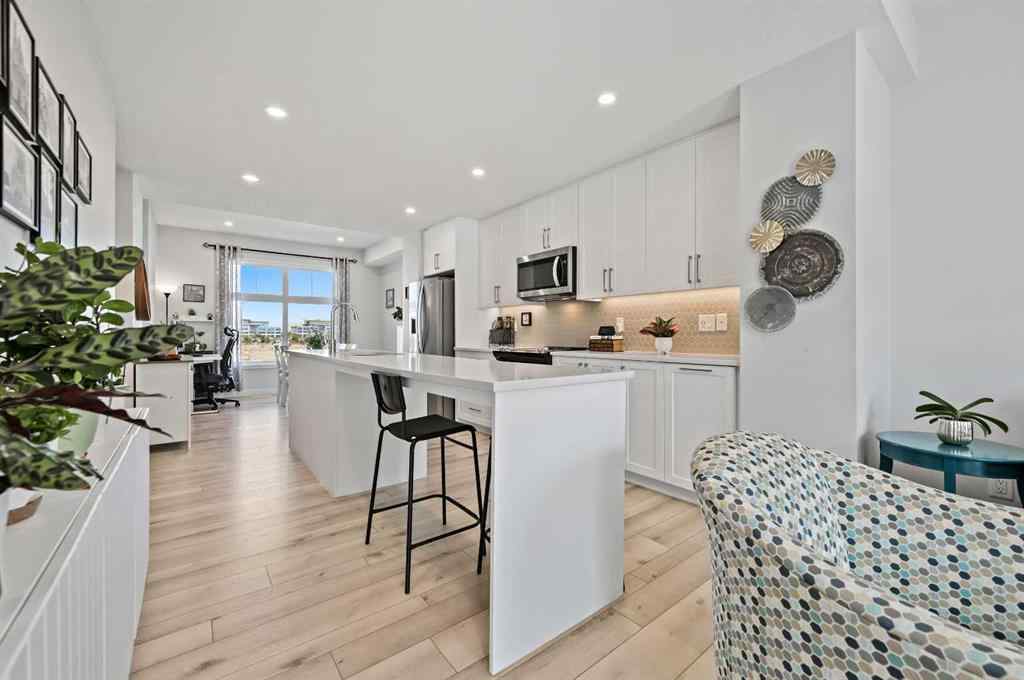 MLS® A2265410 - 157 Les Jardins Park SE in Douglasdale/Glen Calgary, Residential