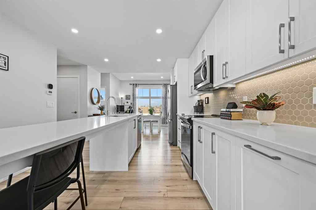 MLS® A2265410 - 157 Les Jardins Park SE in Douglasdale/Glen Calgary, Residential