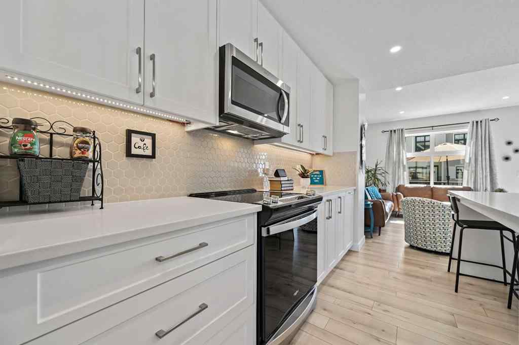 MLS® A2265410 - 157 Les Jardins Park SE in Douglasdale/Glen Calgary, Residential