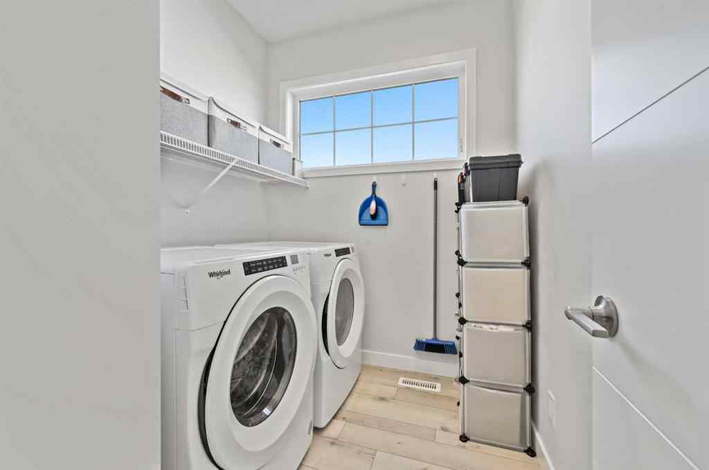 MLS® A2265410 - 157 Les Jardins Park SE in Douglasdale/Glen Calgary, Residential